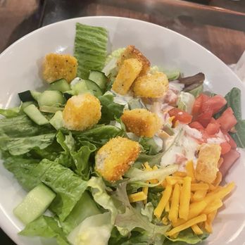 LongHorn Steakhouse - Mixed Greens Salad - Steakhouses Near Me - Bakersfield, California LongHorn Steakhouse - Mixed Greens Salad - Steakhouses Near Me - Bakersfield, California