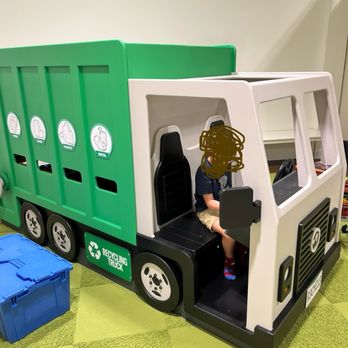 Play Street Museum - Gaithersburg - Recycling truck - Children's Museums Near Me - Gaithersburg, Maryland