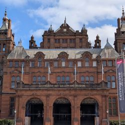 Kelvingrove Art Gallery & Museum - Outside, free for all and in a very nice building