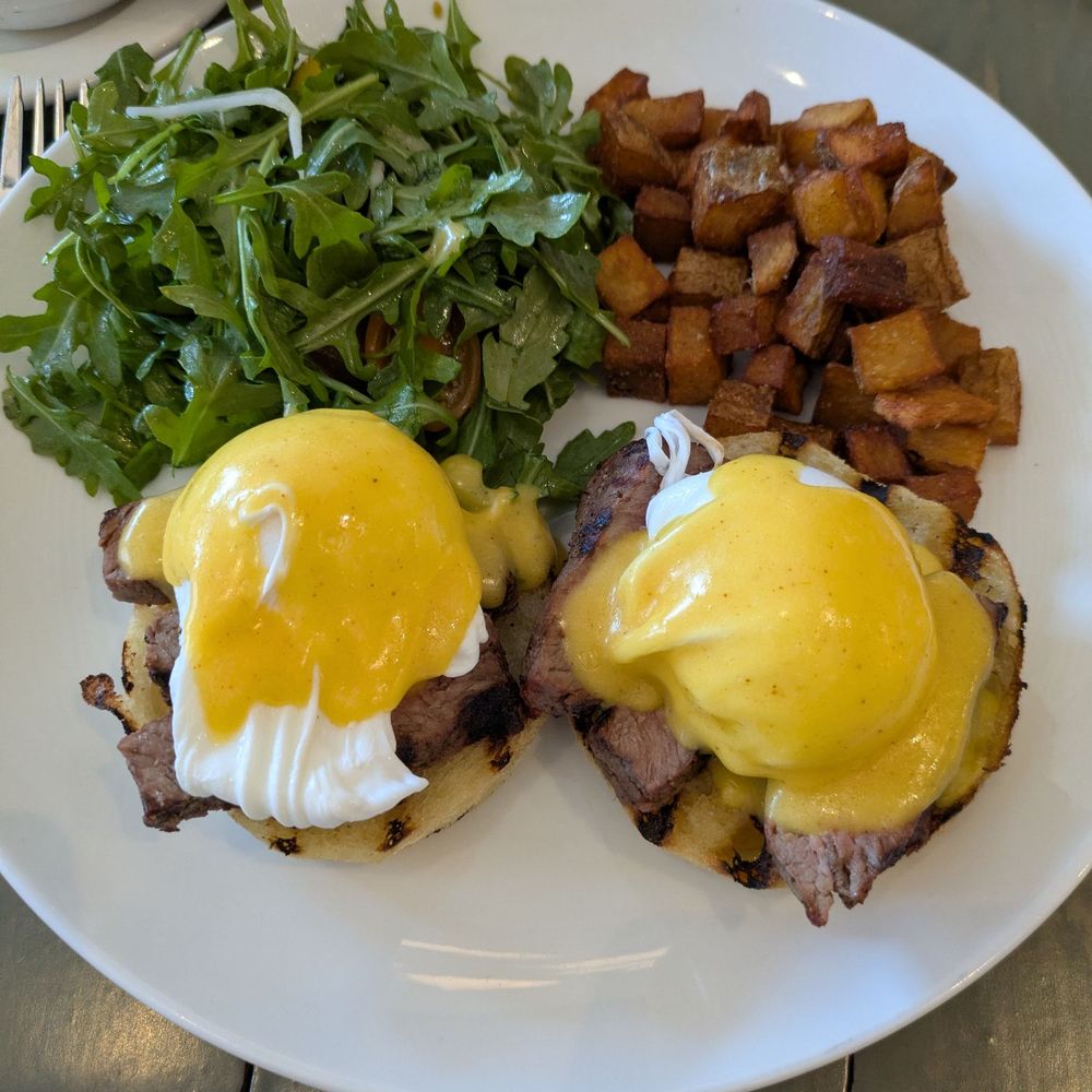 Maison Cheryl - Steak eggs Benedict - French Near Me - Arlington, Virginia