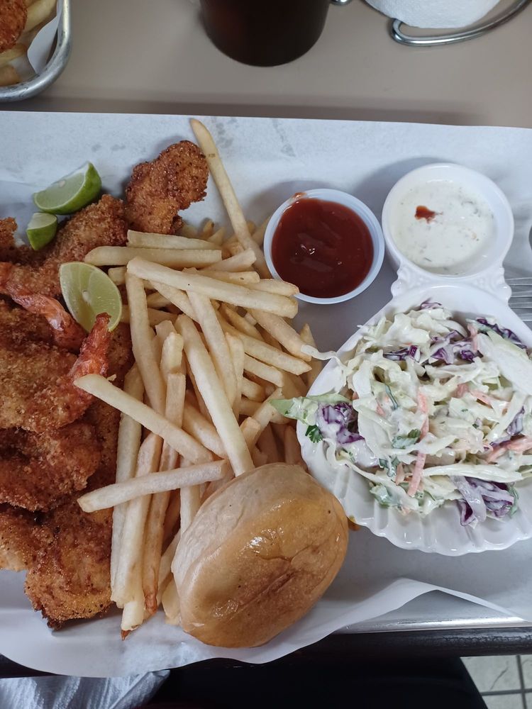 Hooked On The Arroyo Logo