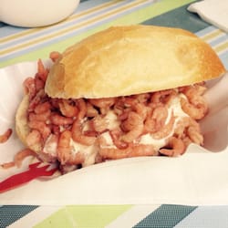 Fischimbiss - Nordseekrabbenbrötchen