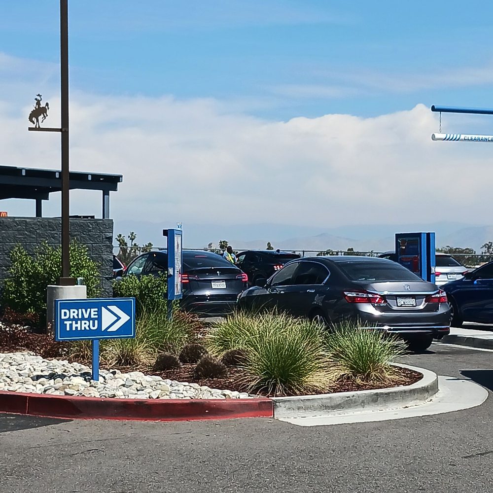 Dutch Bros Coffee - Juice Bars & Smoothies Near Me - Norco, California