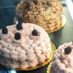 La Dolce Vita Courthouse Bakery - Sampling of cakes