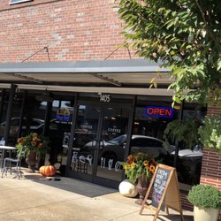 City Grill - Front patio