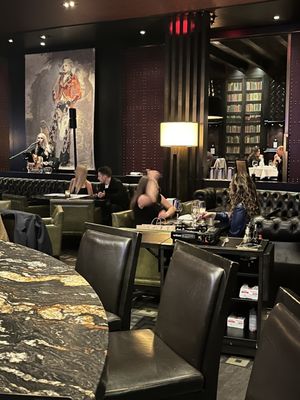 Hy's Steakhouse & Cocktail Bar by null