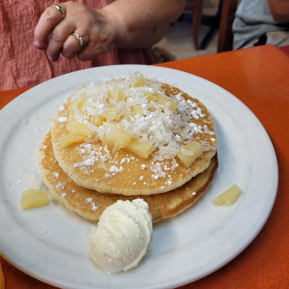 Kihei Caffe - Pancake with pineapple and coconut - Hawaiian Near Me - Kihei, Hawaii