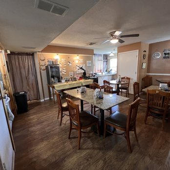 Kansas Country Inn - The breakfast area - Hotels Near Me - Oakley, Kansas Kansas Country Inn - The breakfast area - Hotels Near Me - Oakley, Kansas