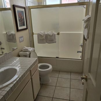 Channel Island Shores Resort - Hallway restroom - Vacation Rentals Near Me - Oxnard, California