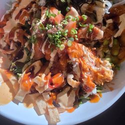 Ohana Hut - Salmon poke bowl