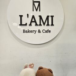 L'Ami Bakery - Logo