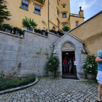 Schloss Hohenschwangau - Free Bathroom - Landmarks & Historical Buildings Near Me - Schwangau, BY