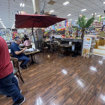 Food Fair - Eating area next to deli - Grocery Near Me - Pembroke Pines, Florida Food Fair - Eating area next to deli - Grocery Near Me - Pembroke Pines, Florida