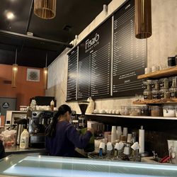 Figaro Dessert Cafe - Inside