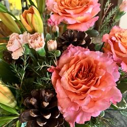 Robynn's Nest Flowers & Gifts