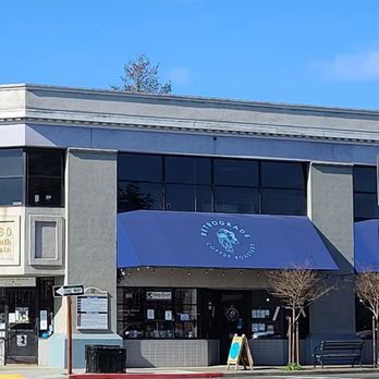 Retrograde Coffee Roasters - This place is HUGE inside. What a suprise! - Coffee Roasteries Near Me - Sebastopol, California