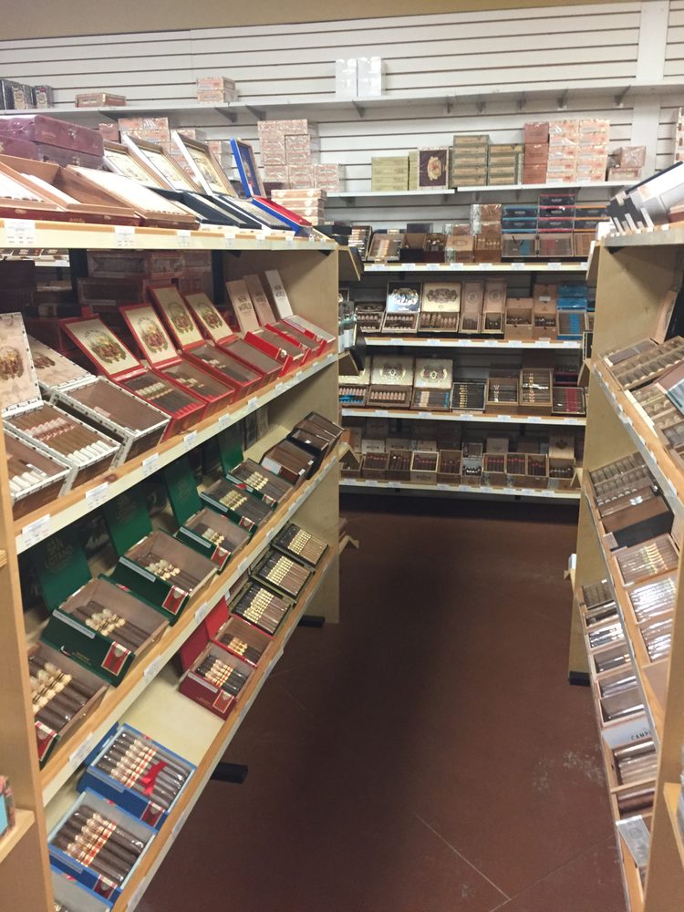 JR Cigar Outlet Tampa, Tampa Roadtrippers