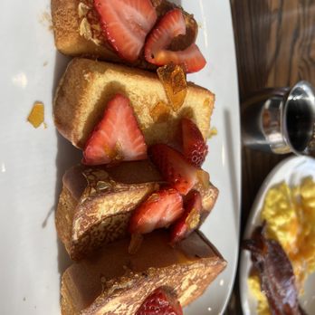 Another Broken Egg Cafe - Pound Cake French Toast - American Near Me - Indianapolis, Indiana Another Broken Egg Cafe - Pound Cake French Toast - American Near Me - Indianapolis, Indiana