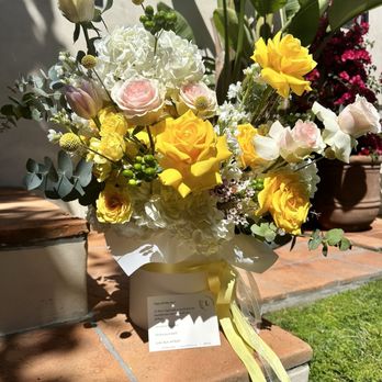 La Fleurel - Florists Near Me - Valley Village, California