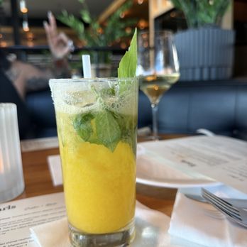 Earls Kitchen + Bar - Mango cooler - New American Near Me - Miami, Florida