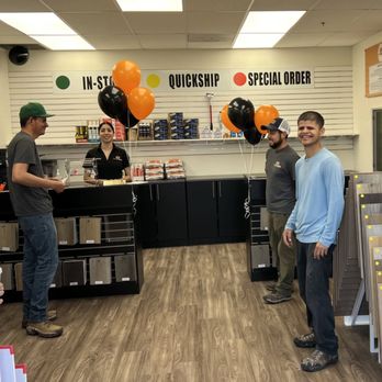 Pro Floors - Contractors checking out our showroom. In-stock, QuickShip, and Special Order options ready to support your next job. - Flooring Near Me - West Sacramento, California Pro Floors - Contractors checking out our showroom. In-stock, QuickShip, and Special Order options ready to support your next job. - Flooring Near Me - West Sacramento, California
