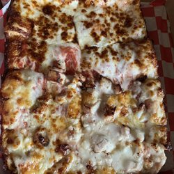 Playlist Pizzeria - Square half cheese/half chicken and feta