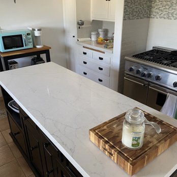 Friendly Remodeling - Kitchen island - General Contractors Near Me