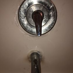 Perfecto Plumbing - After trying to fix the issue with the original spout. Used the new tub spout and damaged my tub.
