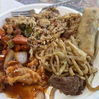 Peking Garden - General Chicken  Egg Rolls (4) Mongolian Chicken Kung Pao Beef Assorted Fried Rice Garlic Chow Mein - Chinese Near Me - San Lorenzo, California