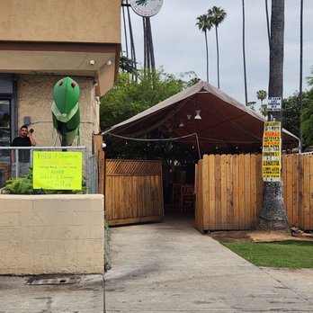 El Chapulin Restaurant - Patio seating - Mexican Near Me - Los Angeles, California