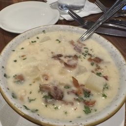 Great tasting clam chowder with bacon