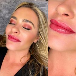 Coe Cosmetics - Lip blushing
