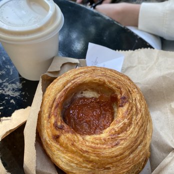 Panadería Rosetta - Guayaba Croissant - Breakfast & Brunch Near Me - Ciudad de Mexico, DIF Panadería Rosetta - Guayaba Croissant - Breakfast & Brunch Near Me - Ciudad de Mexico, DIF