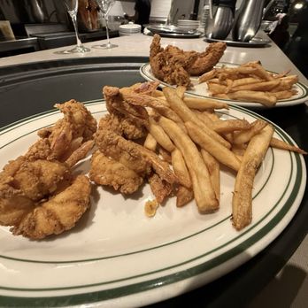 Gatlin's Fins & Feathers - Chicken - Southern Near Me - Houston, Texas