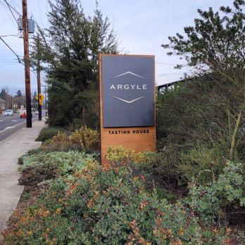 Argyle Winery - Entry from street - Wineries Near Me - Dundee, Oregon Argyle Winery - Entry from street - Wineries Near Me - Dundee, Oregon