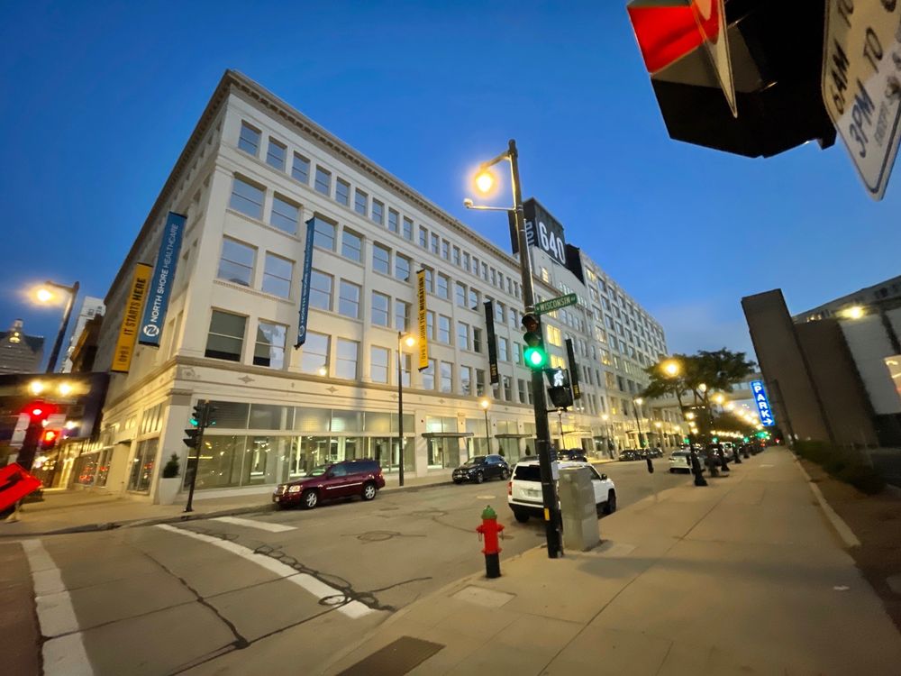 THE AVENUE Updated September 2024 37 Photos & 79 Reviews 275 W