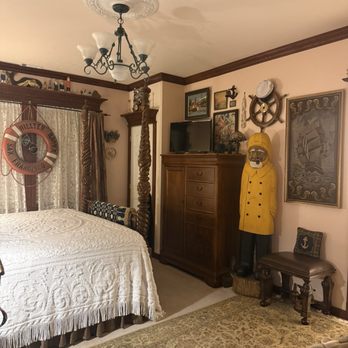Big Yellow Inn - Hotels Near Me - Cedar City, Utah