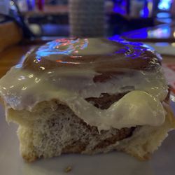 Nutty Squirrel Sports Saloon - So fire ate the cinnamon roll in seconds