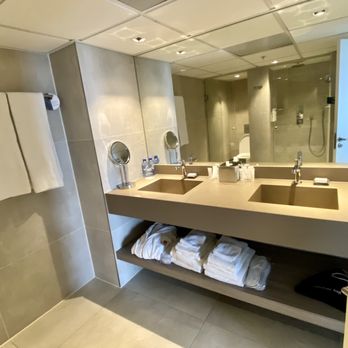 Amsterdam Marriott Hotel - Hotels Near Me - Amsterdam, New Hampshire