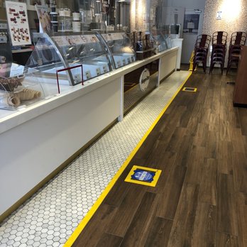 Häagen-Dazs - Floor markers for social distancing - Ice Cream & Frozen Yogurt Near Me - Ridgewood, New Jersey Häagen-Dazs - Floor markers for social distancing - Ice Cream & Frozen Yogurt Near Me - Ridgewood, New Jersey