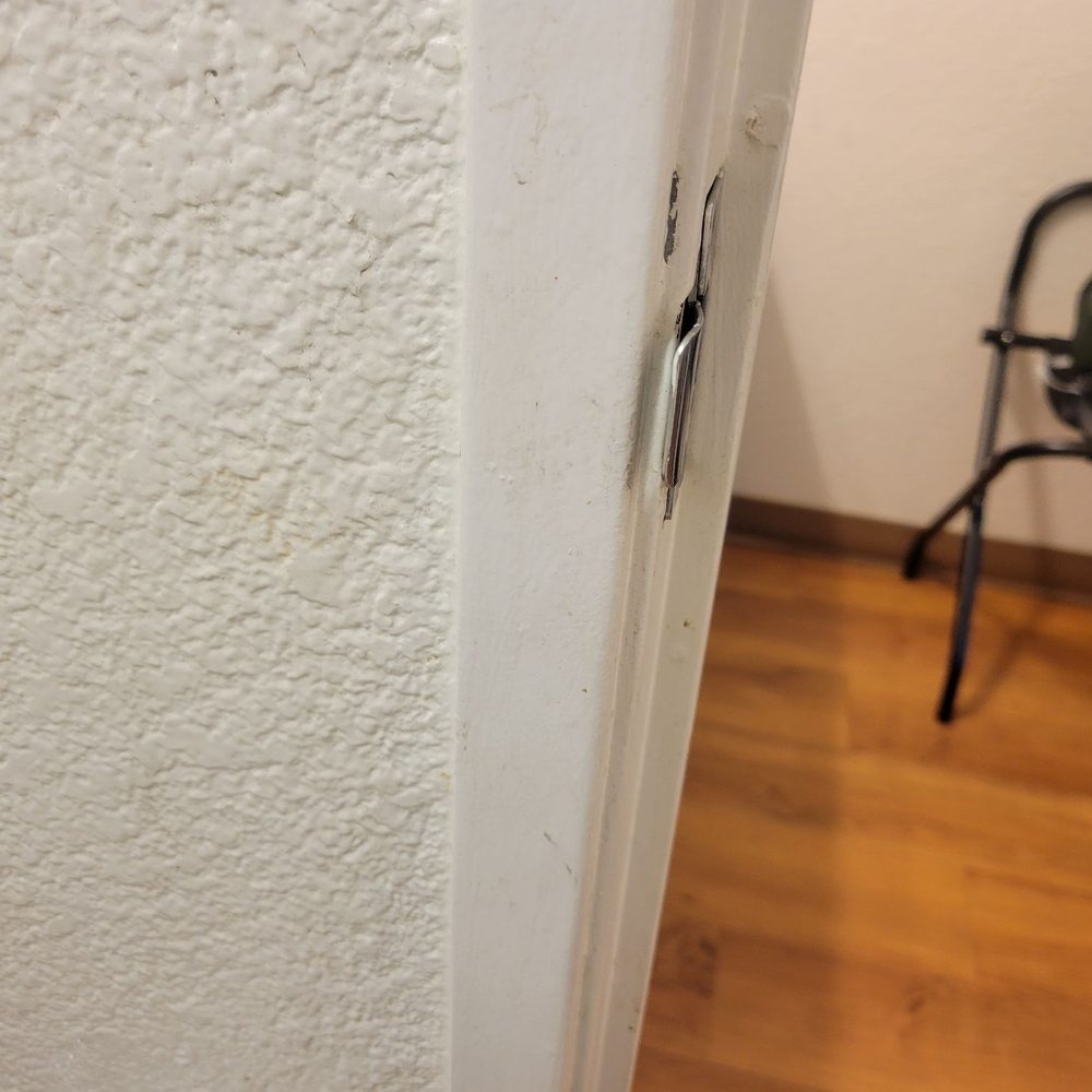Motel 6 - Filthy door frame - Hotels Near Me - Rohnert Park, California Motel 6 - Filthy door frame - Hotels Near Me - Rohnert Park, California