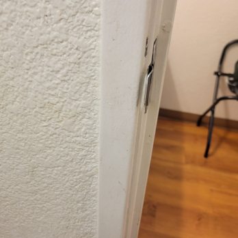 Motel 6 - Filthy door frame - Hotels Near Me - Rohnert Park, California