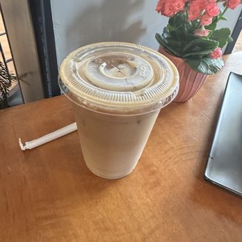 Carp Moon Cafe - Coffee & Tea Near Me - Carpinteria, California