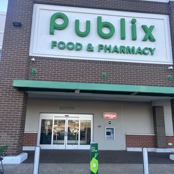 Publix - Cahaba Crossing - the front of the store - Grocery Near Me - Irondale, Alabama