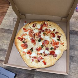 Al Casapulla's Subs Steaks & Pizza - 16" Margarita pizza