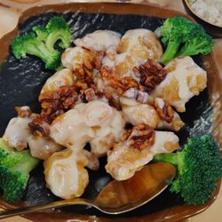 GMG Chinese Bistro - Walnut Shrimp with white rice