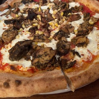 MangoSeed Restaurant - Da Jerk Chicken Pizza - Caribbean Near Me - Brooklyn, New York