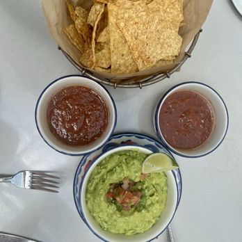 Riverwalk Cantina - Guacamole, salsa, chips - Tex-Mex Near Me - Grapevine, Texas
