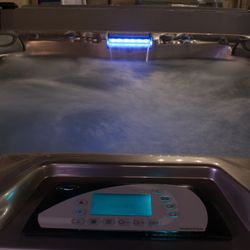 Desert Oasis Spas, Hot Tubs & Pools Of Grand Junction - Beautiful sundance spa models
