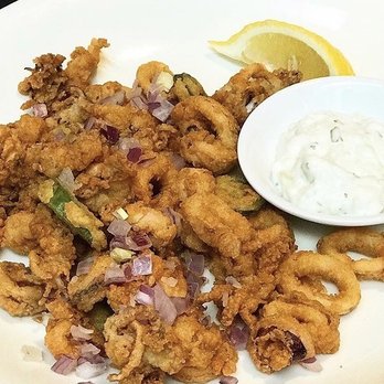 Earls Kitchen + Bar - Canadian (New) Near Me - Toronto, Ontario Earls Kitchen + Bar - Canadian (New) Near Me - Toronto, Ontario